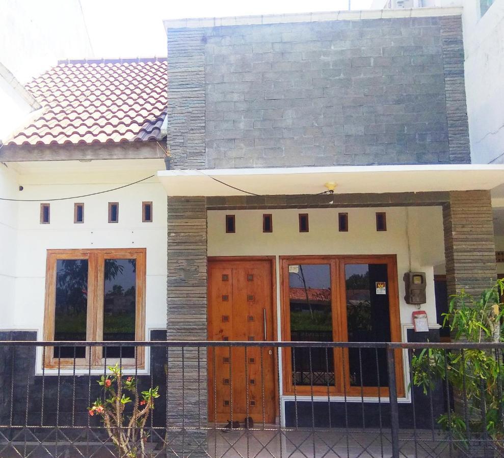 Kenayan Asri Residence By Fh Stay Kalasan Extérieur photo